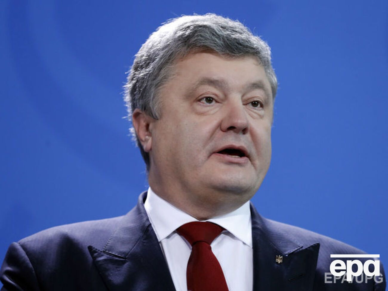 Порошенко поручил проинформировать мировую общественность о нарушении боевиками режима прекращения огня и обстрелах Авдеевки