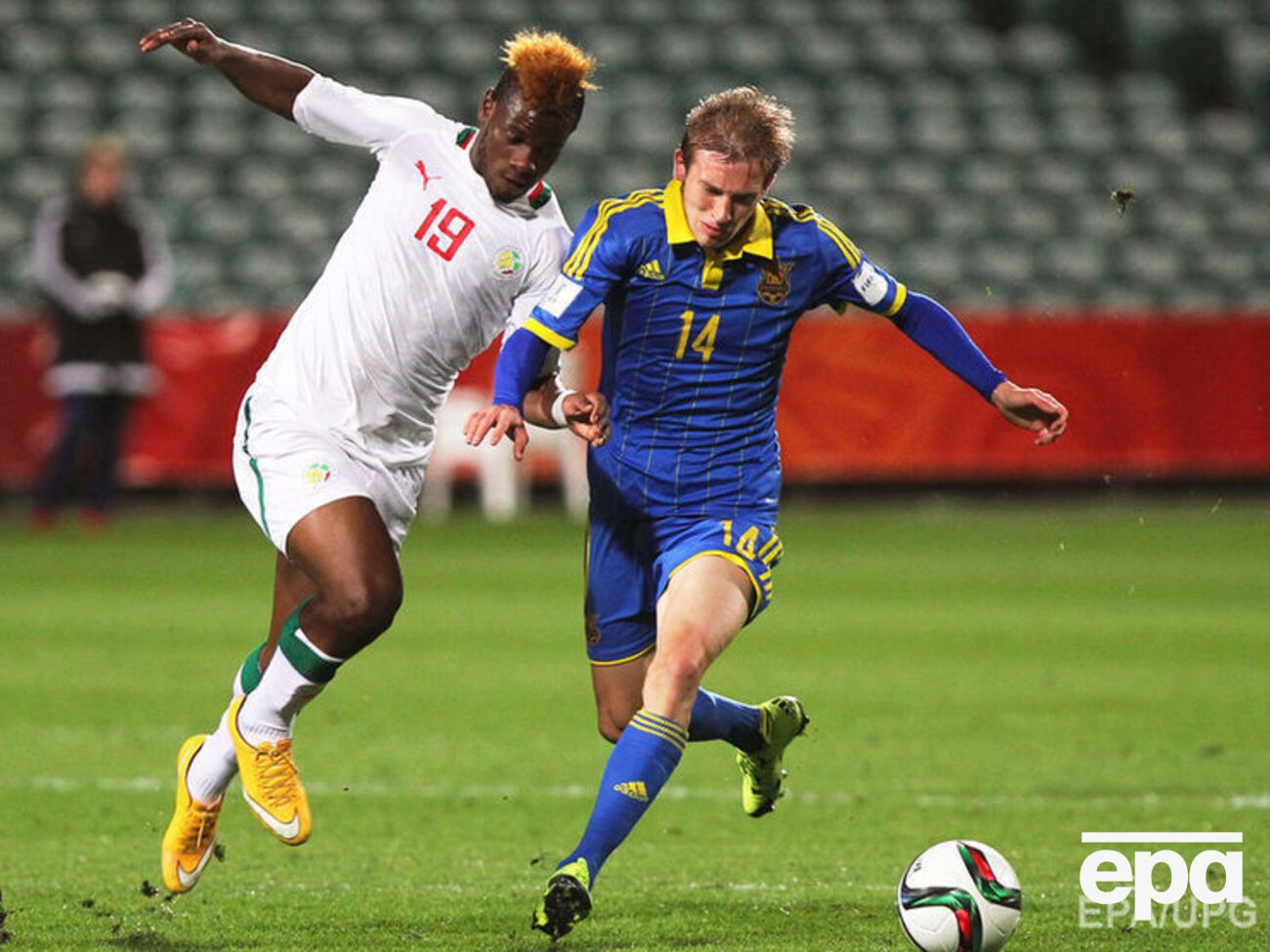 Лучкевич (справа) имеет опыт выступления на молодежном чемпионате мира