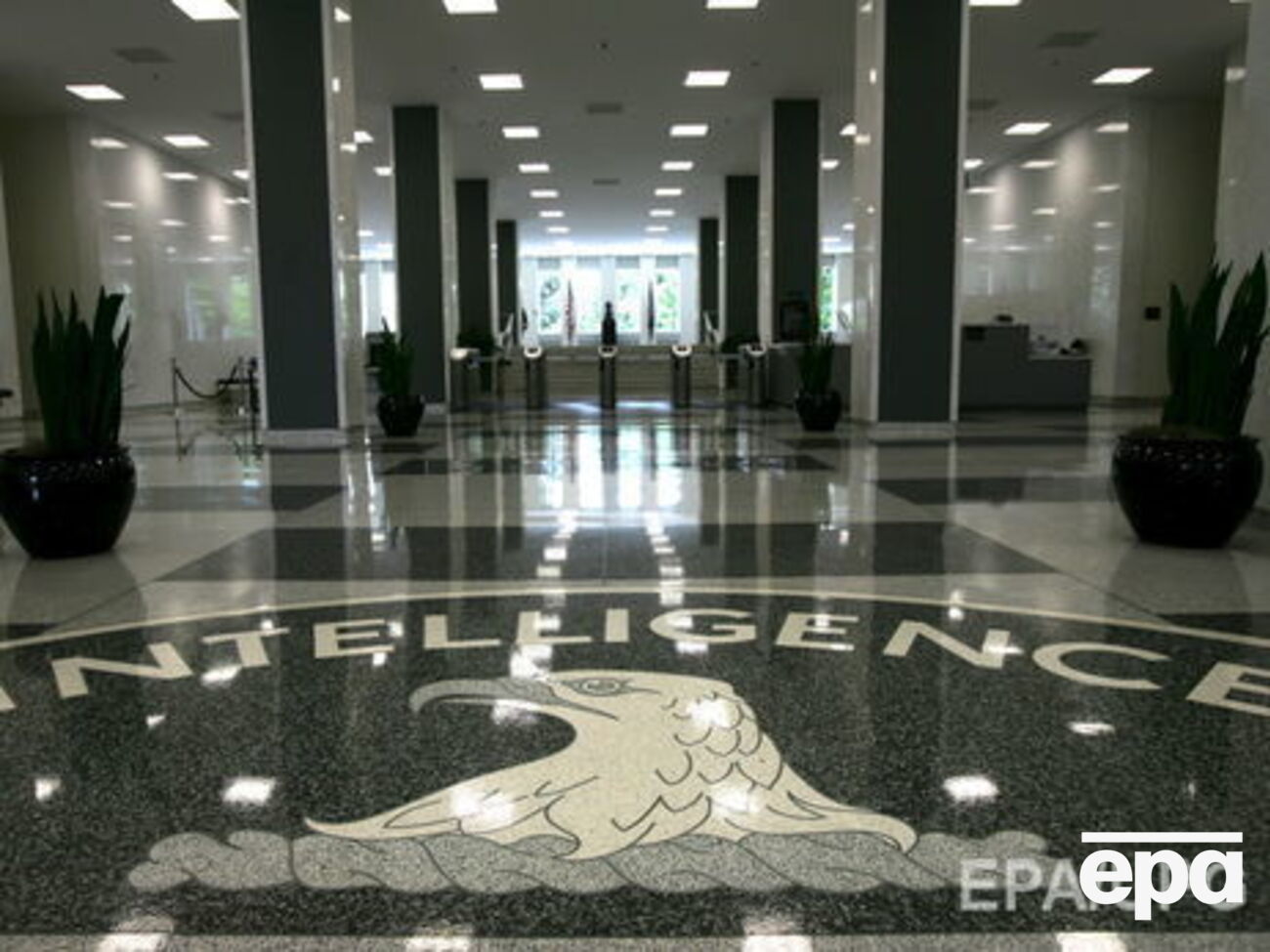 Сотрудников ФСБ обвиняют в сотрудничестве с ЦРУ