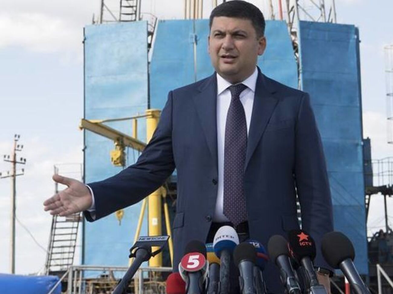 Гройсман: Массового оттока населения из Авдеевки нет