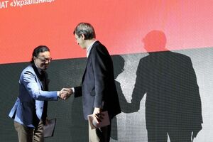 Омелян (справа) считает, что или он, или Балчун (слева) лишится должности