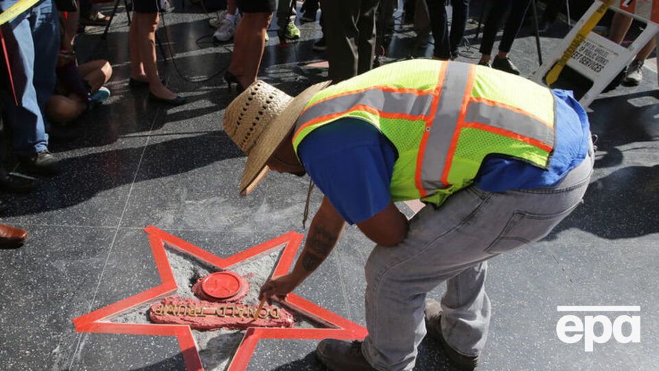 Звезду Дональда Трампа в Голливуде приходится восстанавливать каждый день