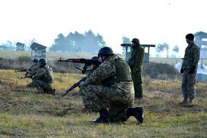 Где именно двое украинских военнослужащих получили ранения, в пресс-центре штаба АТО не уточнили
