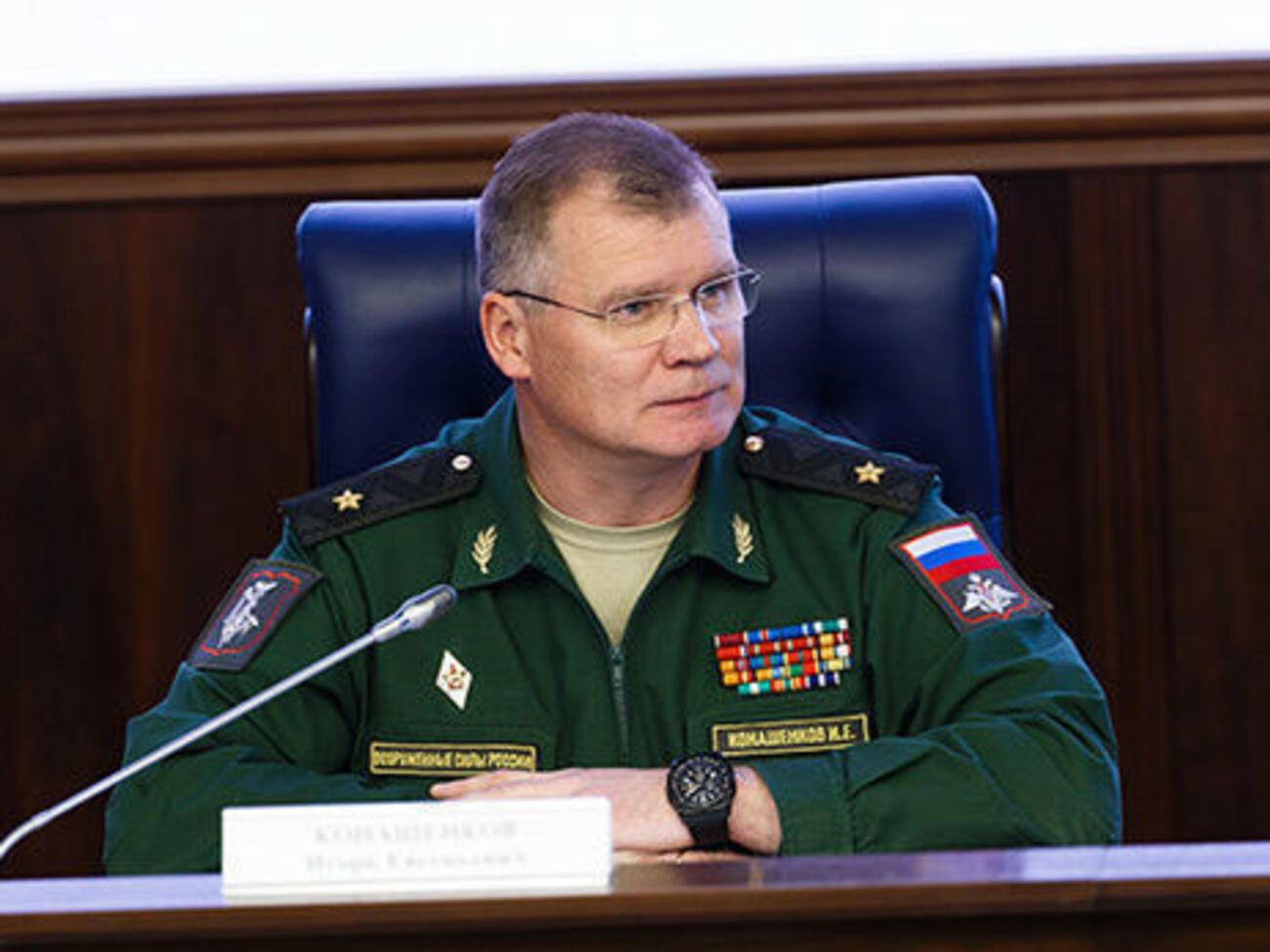 Конашенков заявил, что в "лебединых песнях" администрации Барака Обамы проступает "злобный хрип русофобов-неудачников"