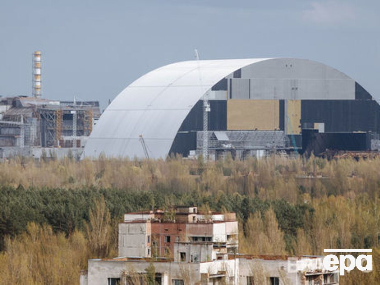 Процесс надвижения арки на объект "Укрытие" Чернобыльской АЭС начался 14 ноября