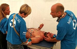 По словам врачей, жизнь Якеша спас его мотоцикл, который провел электричество в землю