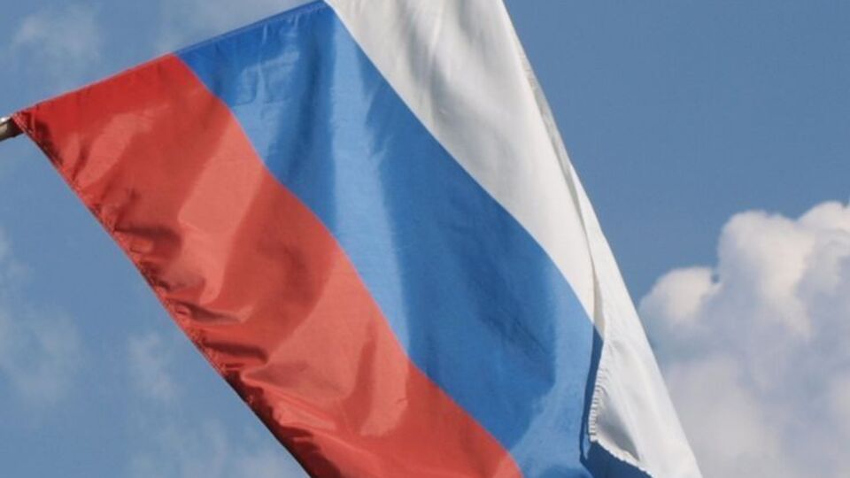 В Севастополе мужчина пытался сжечь российский флаг, но его задержали