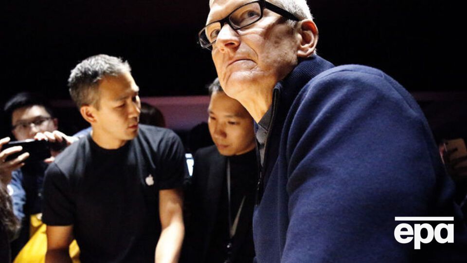 Тиму Куку понизили зарплату из-за невыполнения Apple показателей