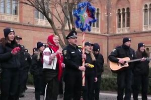 Полицейские пожелали мира Украине