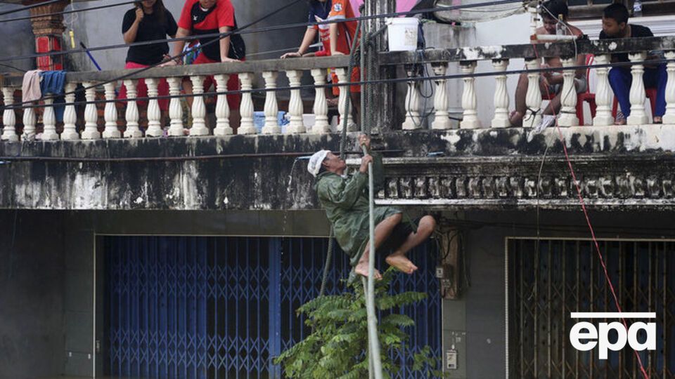 Затоплены районы, где проживают около 700 тыс. жителей