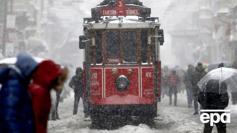 Гололед на дорогах стал причиной многочисленных аварий