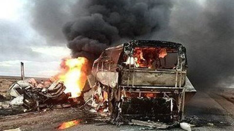 Столкнулись автобус и грузовик