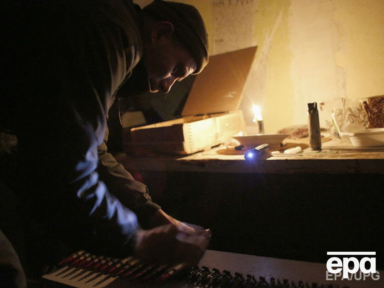 Украинские волонтеры пожелали "ополченцам" судьбы боевика Моторолы