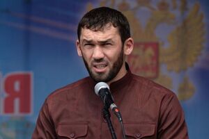 Спикер парламента Чечни Магомед Даудов призвал "вырвать пару клыков "мудрости" журналисту