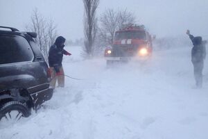 Из-за непогоды движение автотранспорта ограничено в Одесской, Николаевской, Херсонской, Кировоградской и Днепропетровской областях