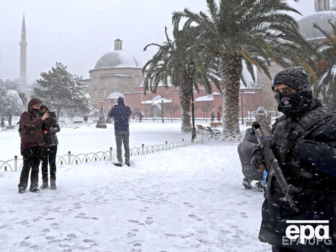 Турцию завалило снегом