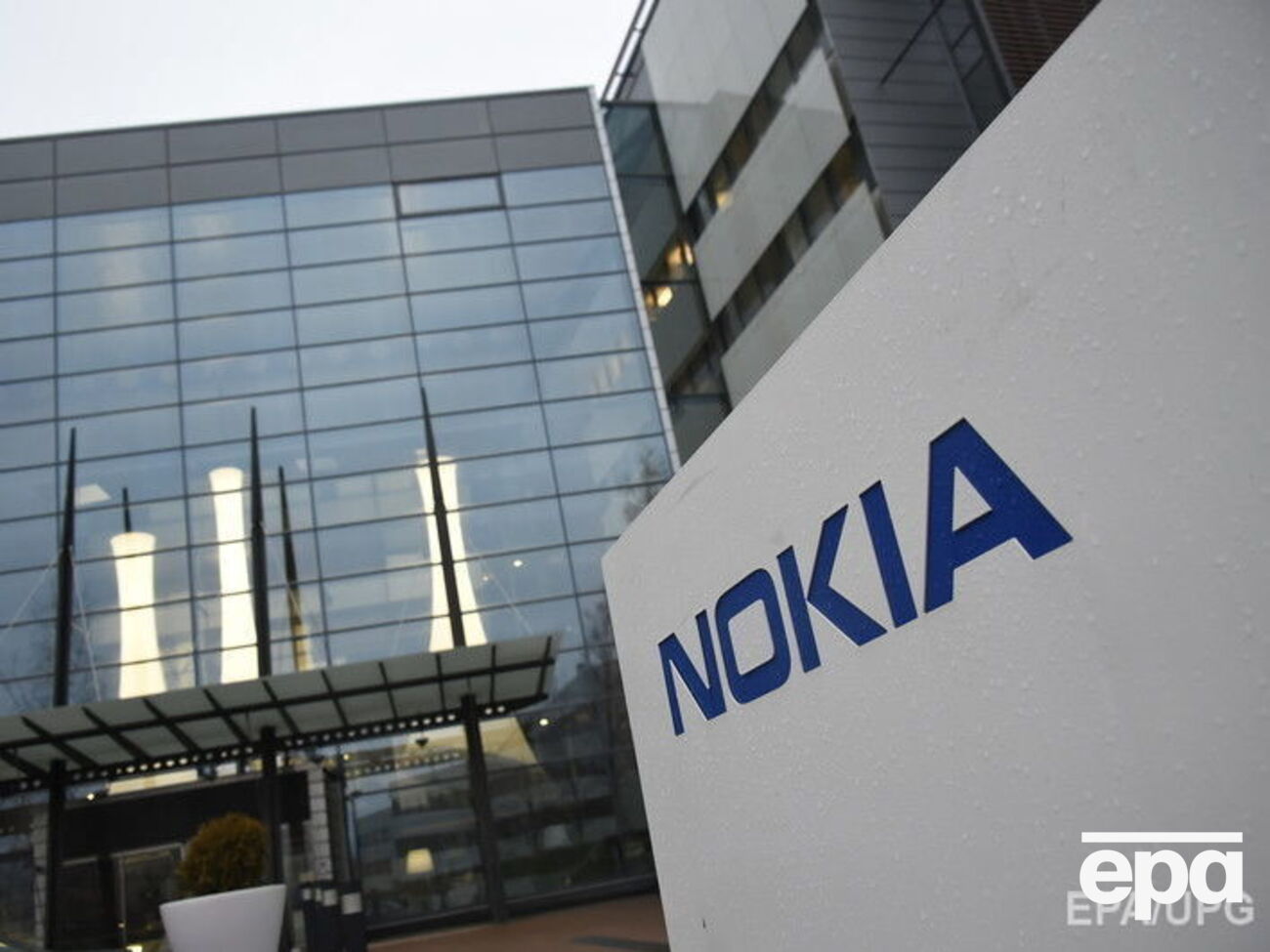 Nokia выпускает новый смартфон