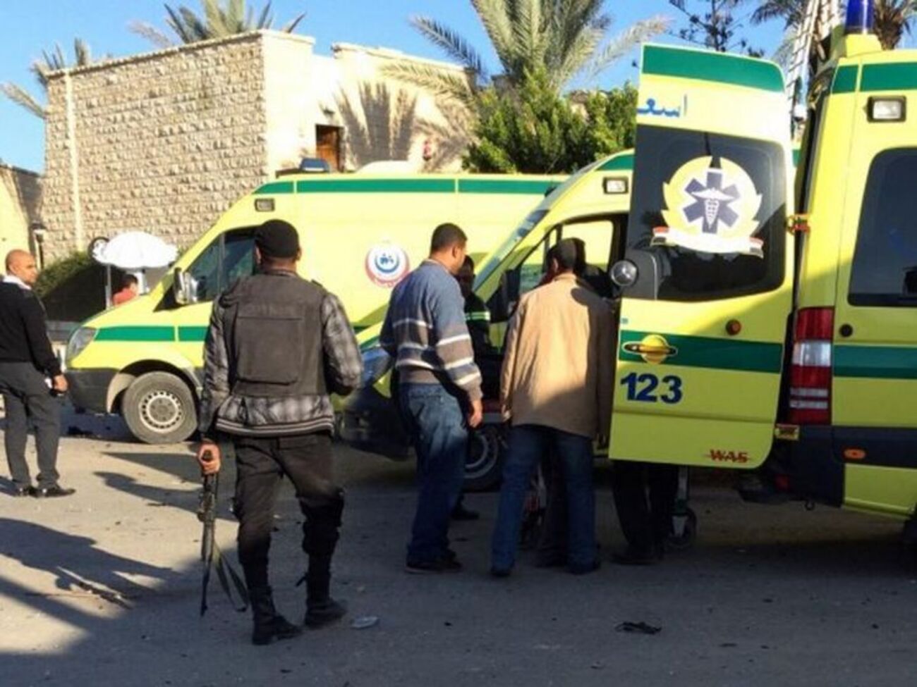 Сообщается о восьми пострадавших