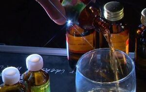 В состав концентрата для ванн "Боярышник" входил метиловый (технический) спирт, хотя на этикетке был указан этиловый