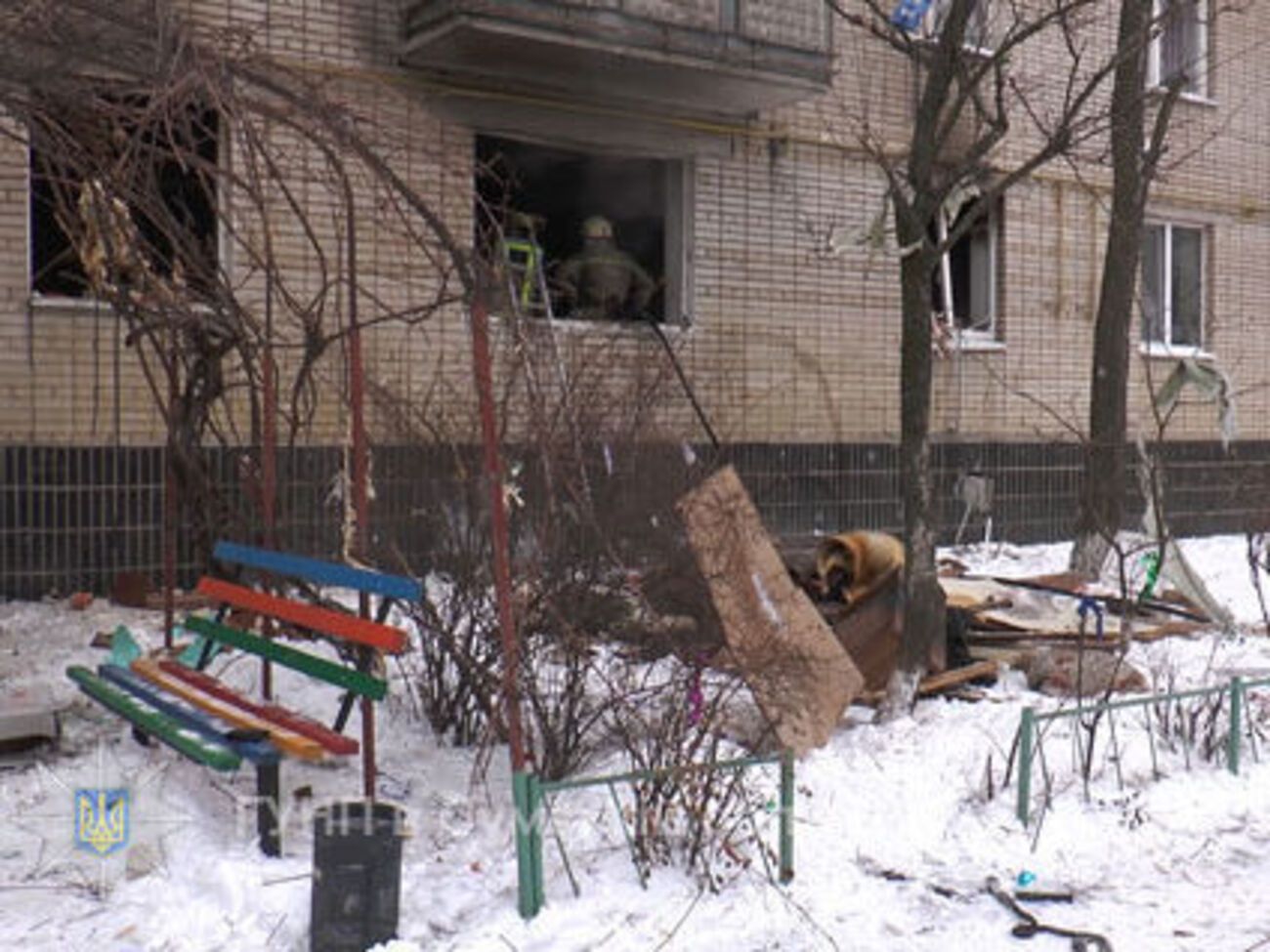 Полиция считает, что владелец квартиры на первом этаже умышленно устроил взрыв