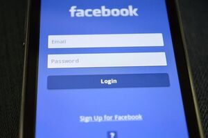 Суд счел, что знакомство в Facebook не может быть доказательством предвзятости