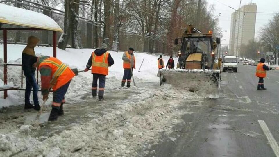 "Киевавтодор" работает в круглосуточном режиме для полной очистки дорог