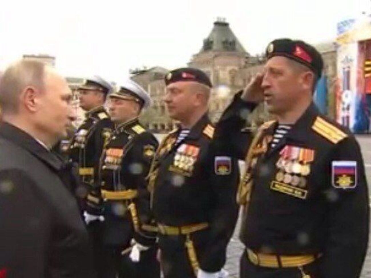 Федянин принимал участие в параде Победы в Москве (на фото рядом с российским президентом Владимиром Путиным)