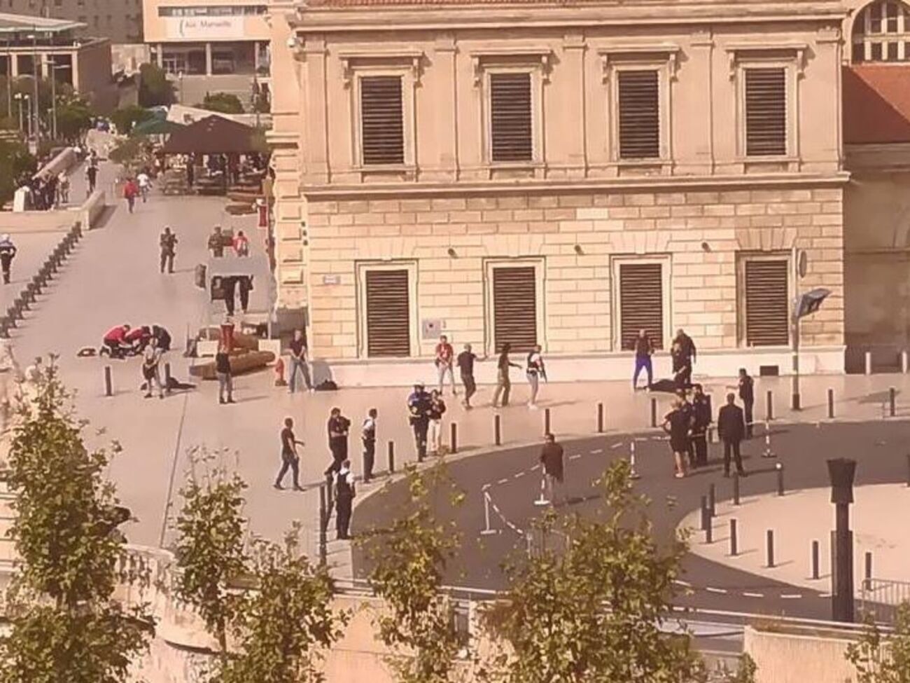 Поліція закликала жителів міста уникати відвідин місця події