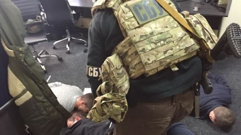СБУ задержала в офисе 11 членов преступной группировки