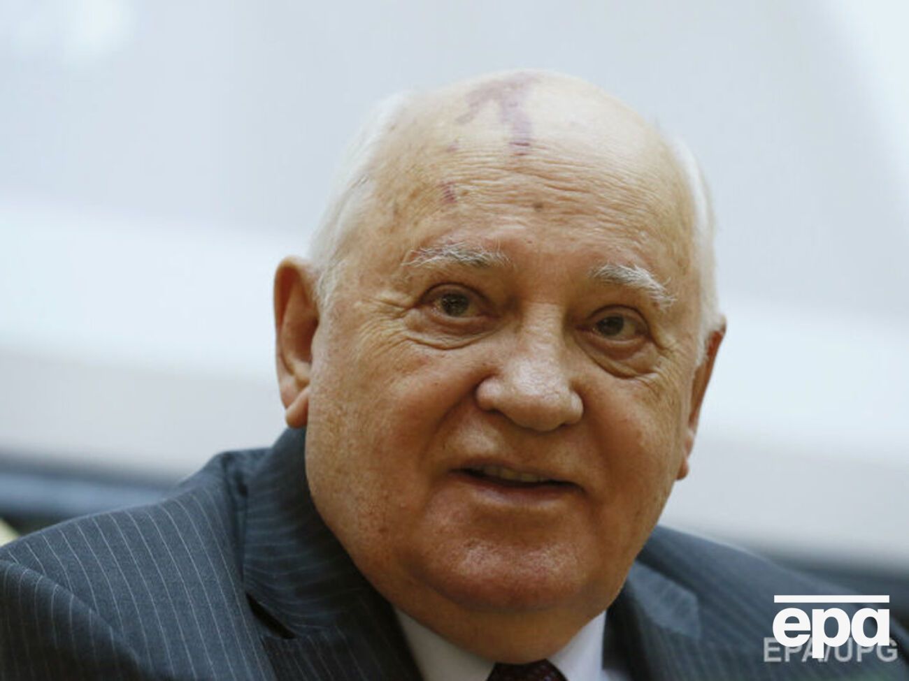 Горбачов не став коментувати спроби Каталонії відокремитися від Іспанії