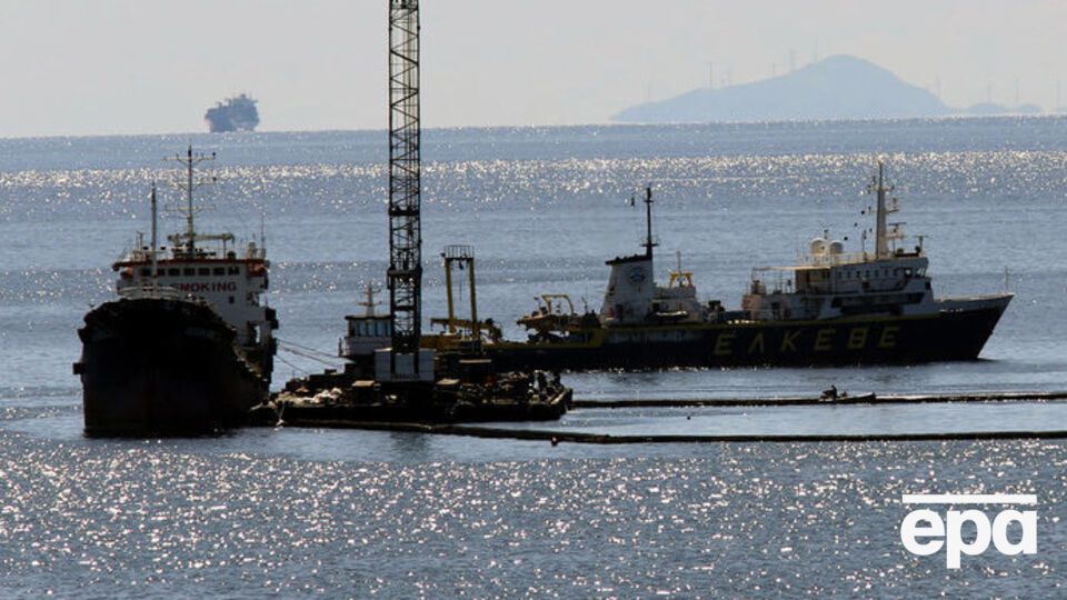 Корабли, которым запрещен вход в порты мира, зарегистрированы на Коморских островах, в Сент-Китс и Невис, а также в Северной Корее