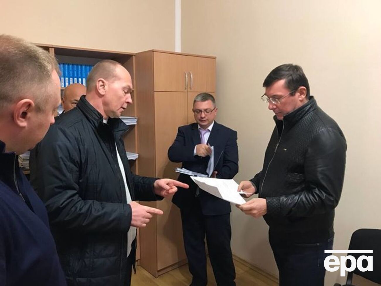 Луценко:&nbsp;Если местный прокурор не видит нелегальной вырубки и игровых автоматов&nbsp;&ndash; значит, он не работает