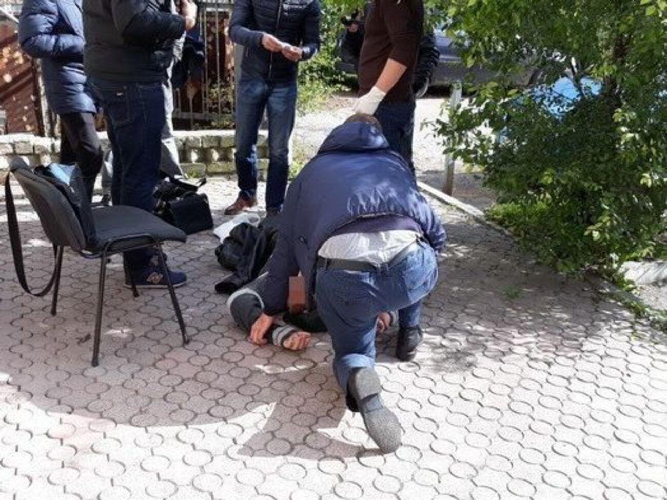 Митника затримали на робочому місці під час отримання чергового хабара