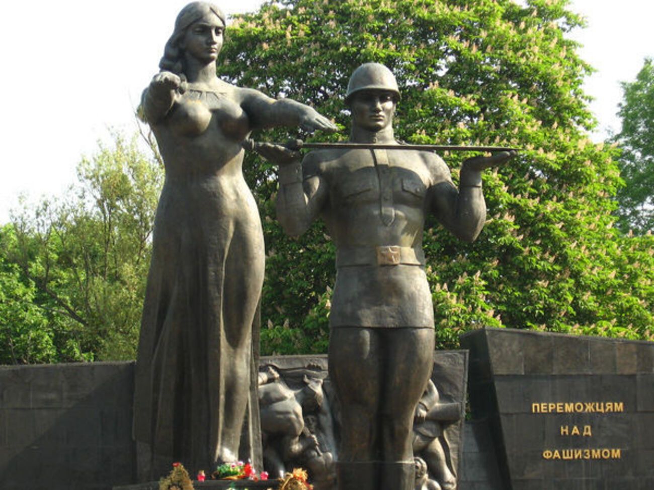 Садовый считает, что монумент Славы во Львове можно сделать музеем