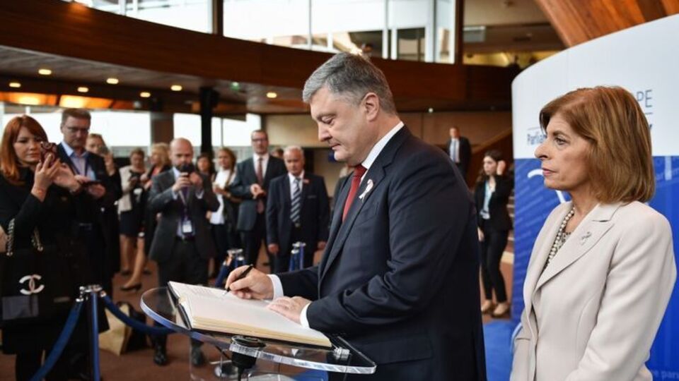 Президент виступив на сесії ПАРЄ (на фото із президентом Стеллою Кіріакідес)