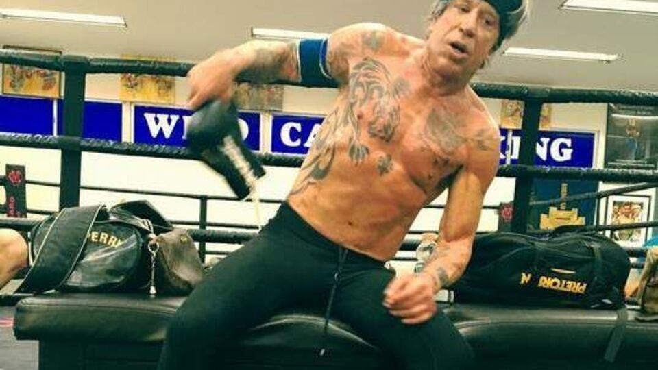 Рурк: Моменти після операції із доктором Діром. Тепер я "знову красунчик"