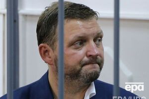 Белых сообщил, что пакет с деньгами был обмазан светящейся краской