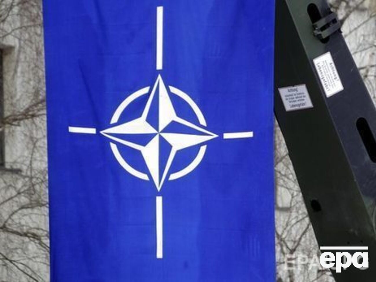 У місії України при Альянсі зазначили, що опрацьовують питання про приєднання країни до низки інших партнерств Організації НАТО з підтримки та постачання