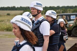 Патрули слышали выстрелы со стороны населенного пункта Лозовое, которое контролируется боевиками "ДНР"