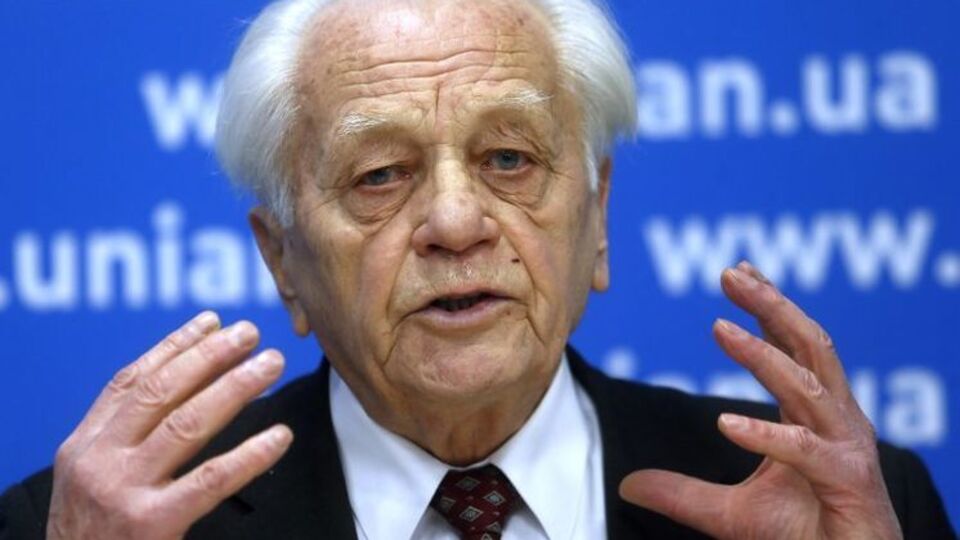 Степан Хмара: Мене колотить, коли дивлюся на злодійство і зраду у владі! Колотить, коли бачу, як знищують державу, якій я віддав усе життя. Складне життя, безрадісне