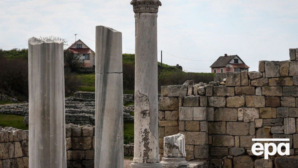 Пам'ятки анексованого Севастополя зобразили на банкнотах номіналом 200 рублів