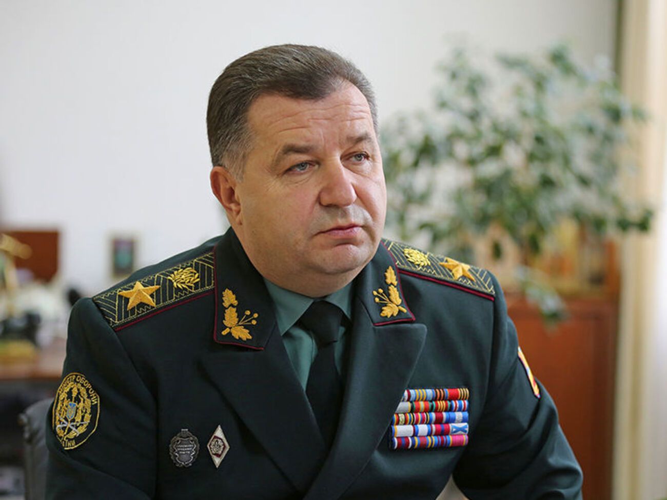 Полторак:&nbsp;Я сомневаюсь, что у него есть деньги, судя по его декларации, чтобы бежать в Европу или на какие-то острова