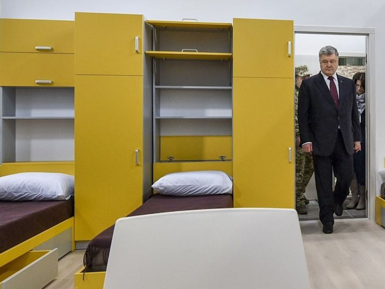 Порошенко: Більше 100 ніж комплексів має бути побудовано вже в цьому році