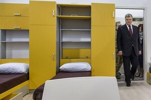 Порошенко: Більше 100 ніж комплексів має бути побудовано вже в цьому році