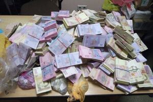 Силовики конфіскували великі суми готівки під час ліквідації конвертаційного центру