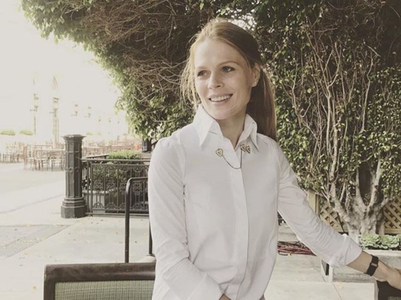 Фреймут: Левая сторона декольте немного не вместилась в корсет