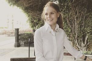 Фреймут: Левая сторона декольте немного не вместилась в корсет