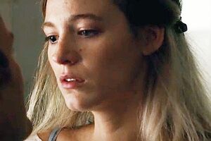 Героине Лайвли придется бороться с болезненной ревностью мужа