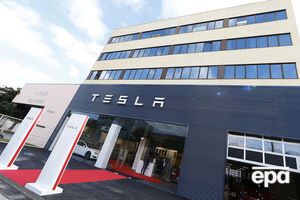 Tesla отзывает электрокары из-за проблем с задними сиденьями