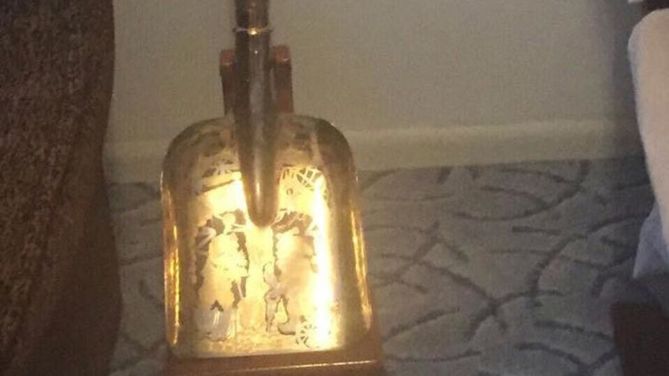 У будинку батька Кузьміна виявлено золоту лопату – Сарган